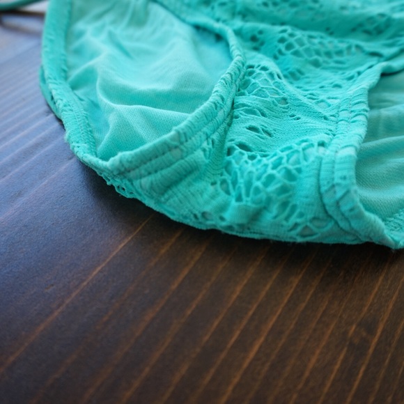 🏝TEAL CROCHET TWO PIECE KENNETH COLE BIKINI🏝 - Picture 4 of 6